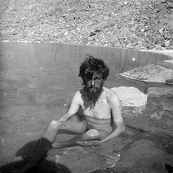 Photographie d'Aleister Crowley lors de l'expédition au K2 en 1902