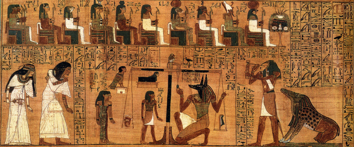 Scène de la pesée du cœur dans un papyrus du Livre des morts égyptien, avec le dieu Thot à tête d'ibis qui note le verdict