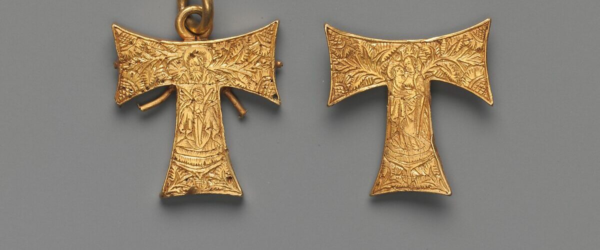 Pendentif reliquaire en or en forme de croix en tau, Angleterre, vers 1485