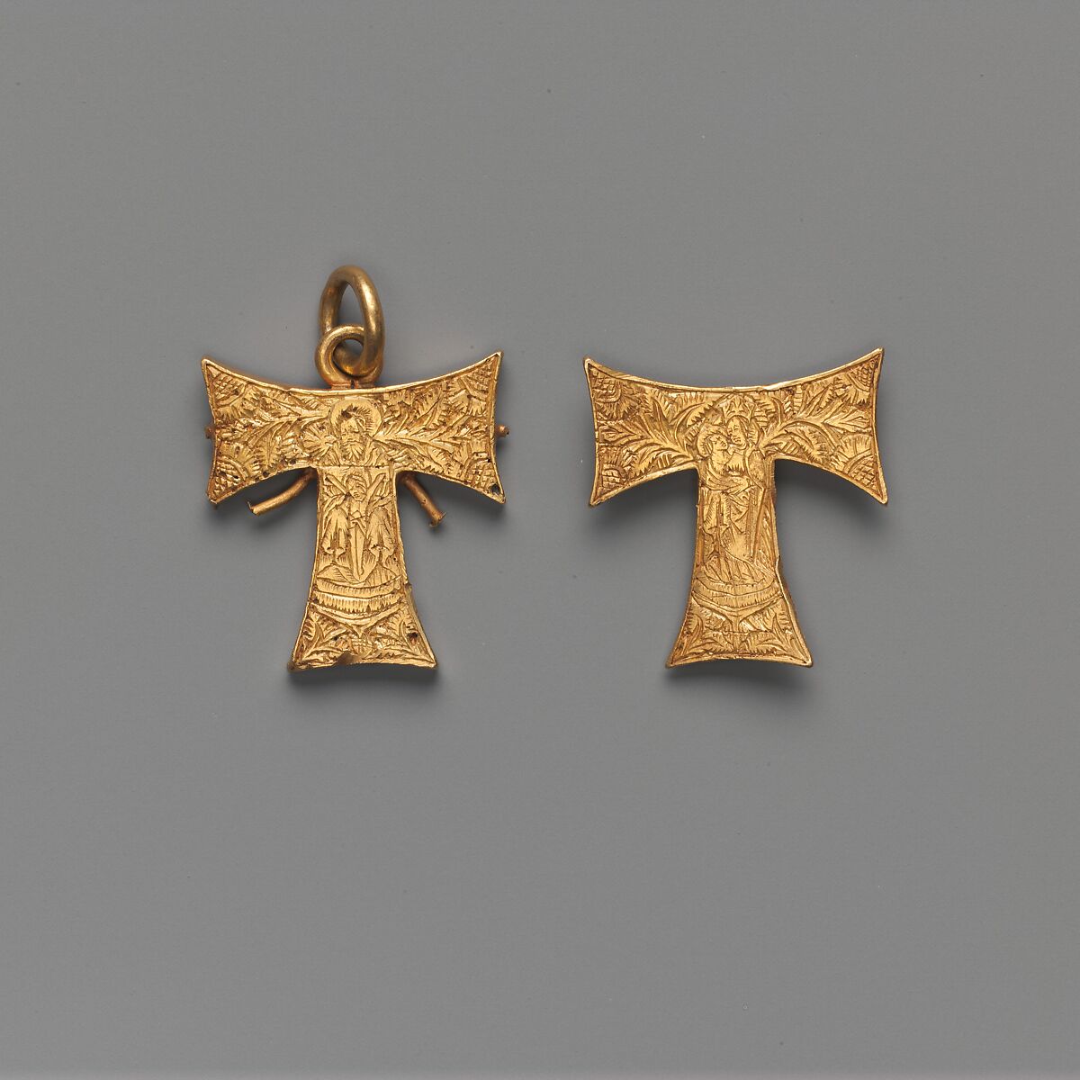 Pendentif reliquaire en or en forme de croix en tau, Angleterre, vers 1485
