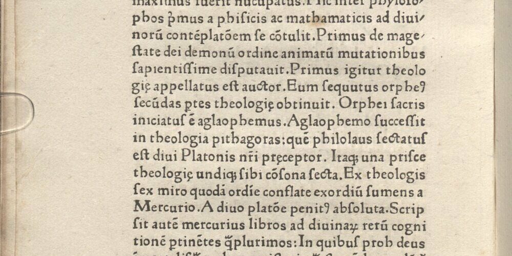 Page imprimée en latin du Pimander de Marsile Ficin (1472) où figure la généalogie des théologiens antiques d'Hermès à Platon