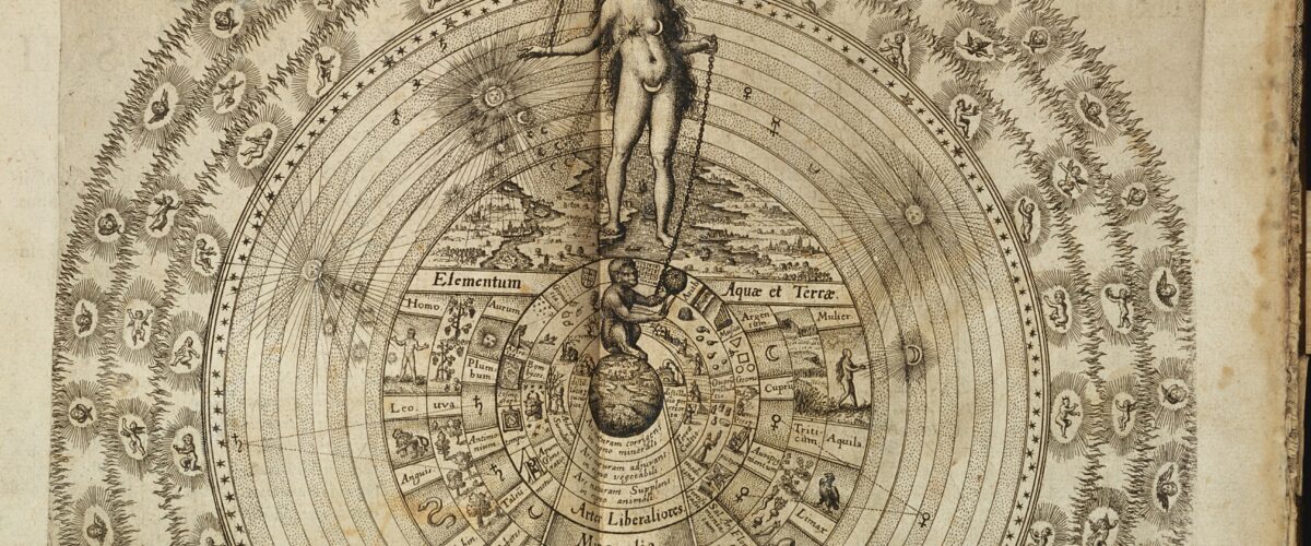 Gravure de Robert Fludd : une figure féminine au centre des sphères célestes, reliée par une chaîne au nom divin et à un singe